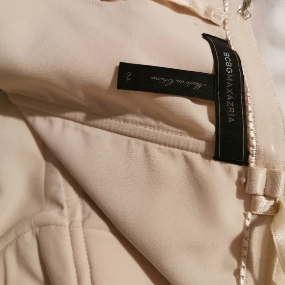 BCBG MaxAzria - Picture 4 of 6